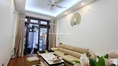 Nhà đẹp giao ngay trc Tết 35m2 - 5T chào 9,5 tỷ Lô góc, cực thoáng phố thanh nhàn ngõ thông tứ tung