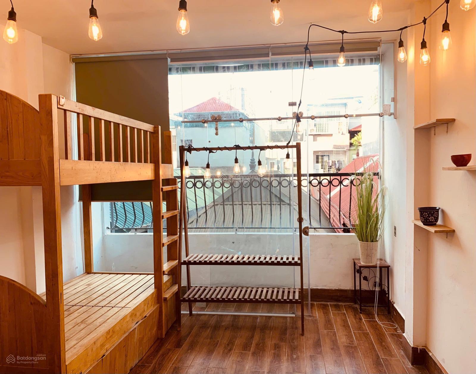 Bán nhà phân lô ngõ 261 Trần Quốc Hoàn, Cầu Giấy. DT 40m2 x 5 tầng, MT 3.5m.Giá: 18.5 tỷ.0983 237 ***