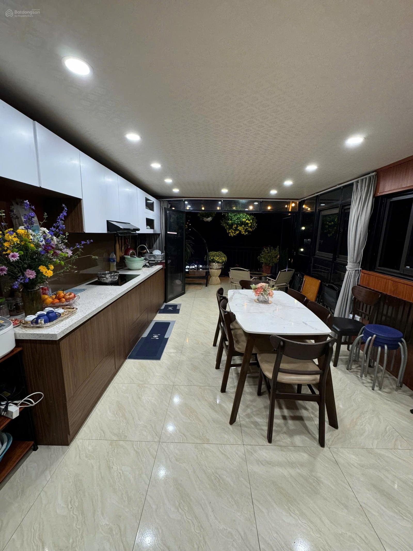 Bán nhà mặt phố Nguyễn Thái Học, dt 73,6m2, mt 3,53m, xây 5 tầng kiên cố, vỉa hè rộng Bán nhà mặt phố Nguyễn Thái Học, dt 73,6m2, mt 3,53m, xây 5 tầng kiên cố, vỉa hè rộng