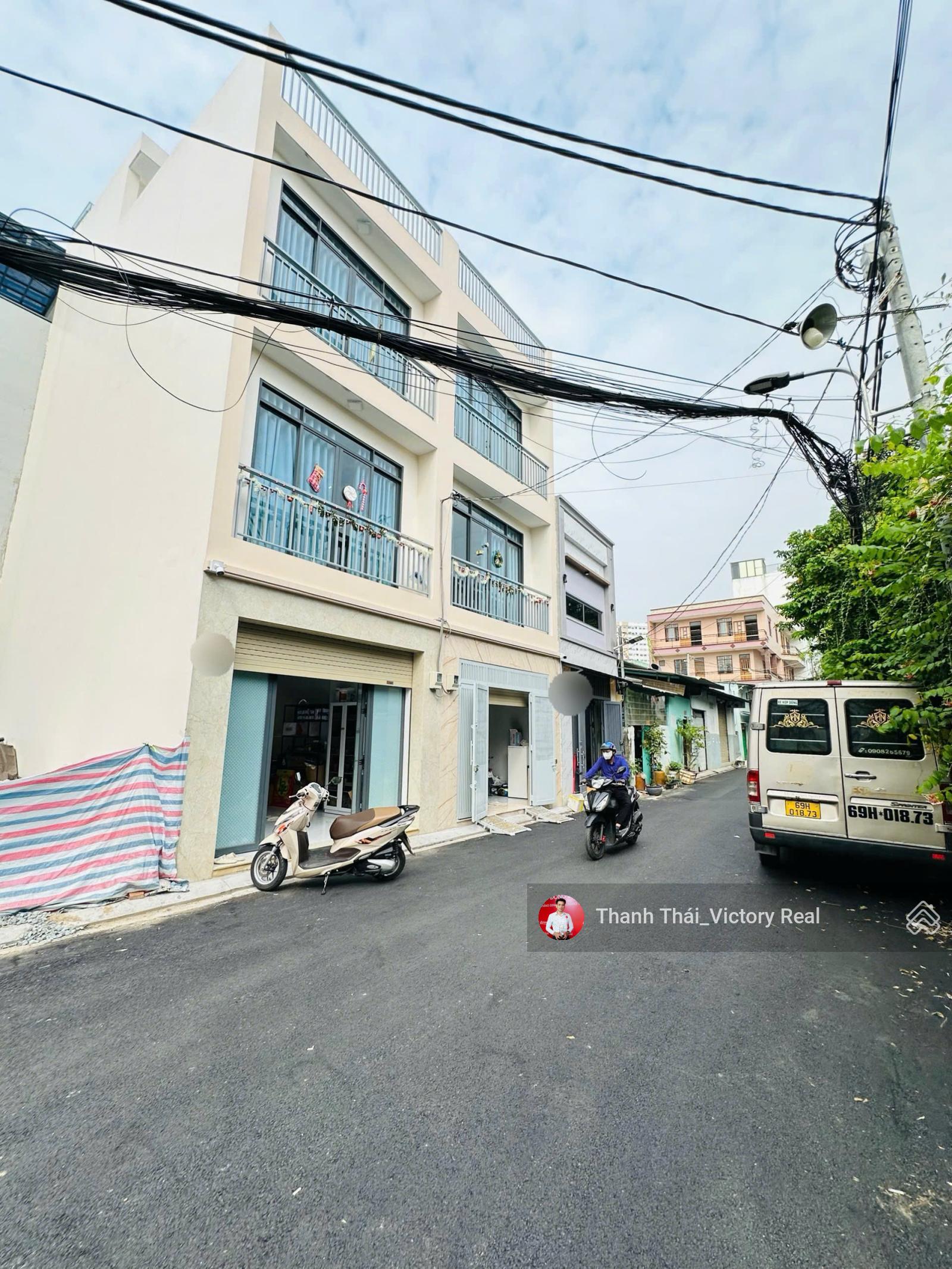 Bán nhà HXH 7m Âu Cơ, P9, TB - Kết cấu: 1 trệt, 2 lầu, sân thượng (tặng full nội thất) - 8.6 tỷ TL