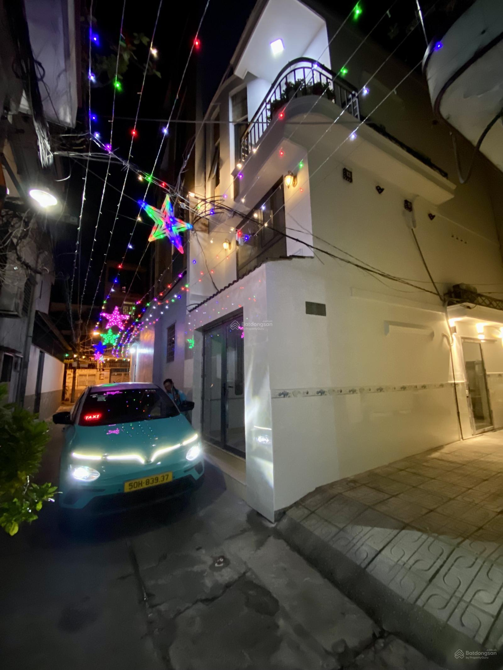 Bán nhà phố khu Phan Xích Long - 36m2. Giá 6,95 tỷ - ô tô đỗ cửa - lô góc - LH 0934 503 ***