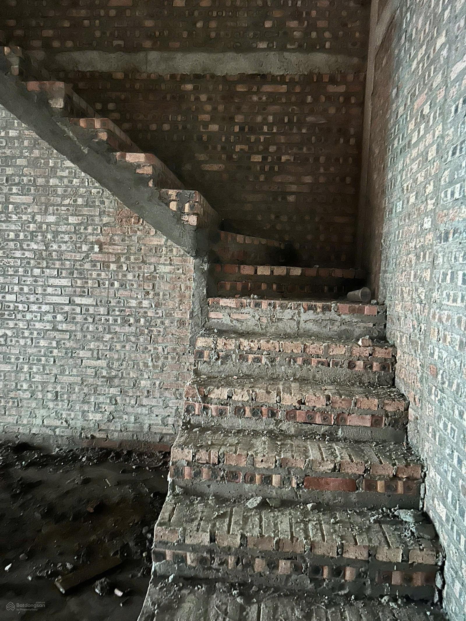 Chính chủ gửi bán liền kề cạnh góc đối diện chung cư kinh doanh tốt xây thô 4,5 tầng, DT 90m2 Chính chủ gửi bán liền kề cạnh góc đối diện chung cư kinh doanh tốt xây thô 4,5 tầng, DT 90m2