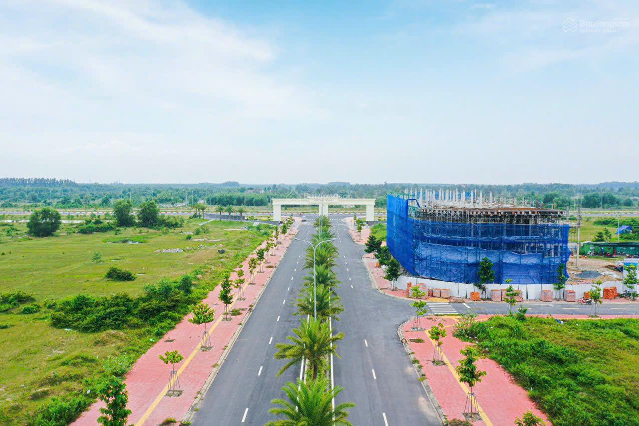 Cần bán Mega 2 Nhơn Trạch Đồng Nai lô biệt thự V4 diện tích đối diện công viên. A/C cần liện hệ ạ