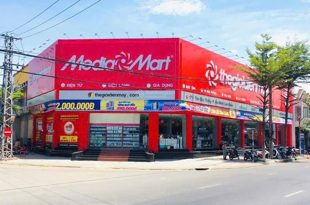 Cho thuê lô góc 2 tầng mặt tiền đường Núi Thành và Duy Tân