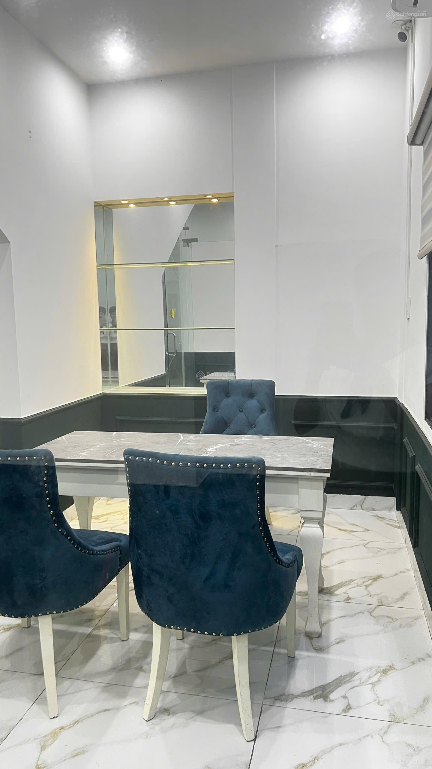 Nhà 4 tầng đường Điện Biên Phủ (có thang máy). Diện tích 100m2 ngang 5m - Giá 17,x tỷ