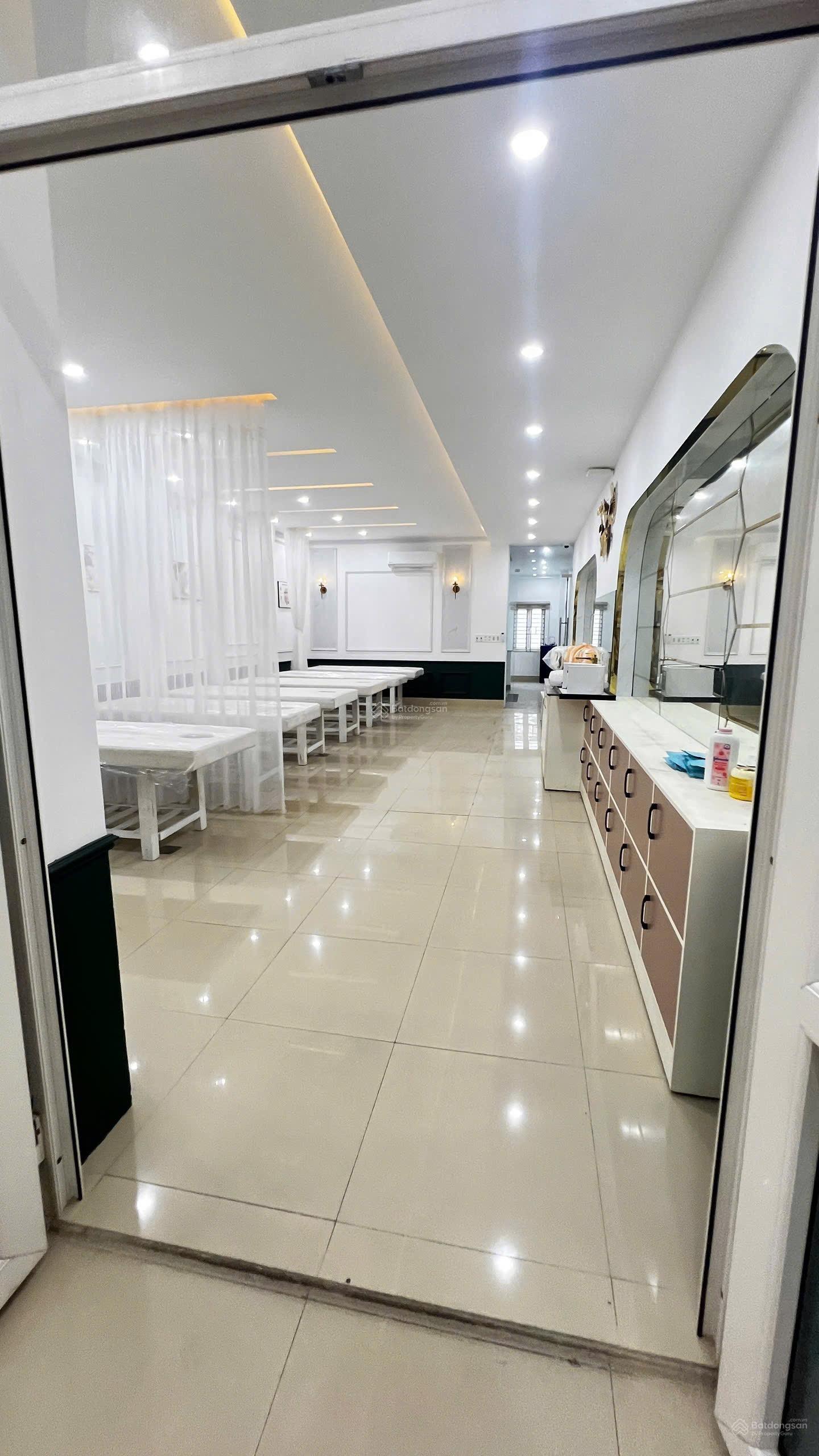 Nhà 4 tầng đường Điện Biên Phủ (có thang máy). Diện tích 100m2 ngang 5m - Giá 17,x tỷ