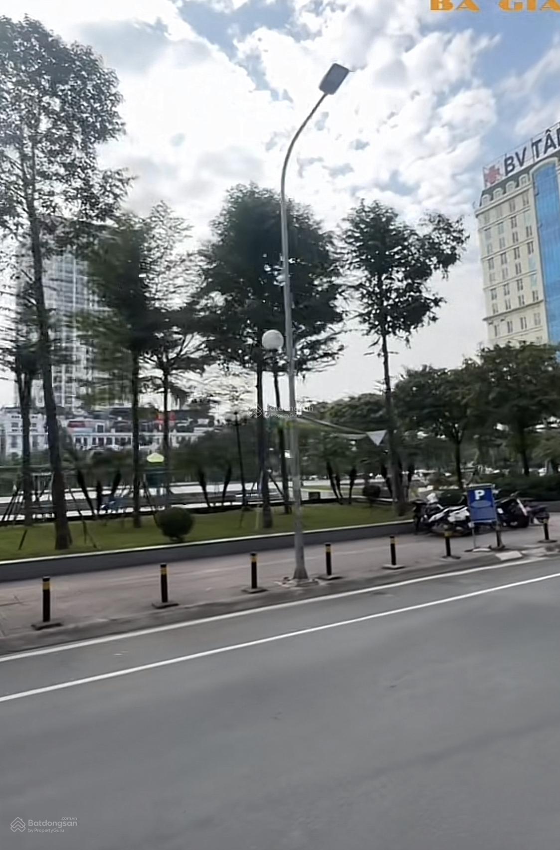 Quan Chức Cấp Cao- Vừa View Hồ Lại Công Viên Trước Nhà- DT 112m2 - MT 6m8- Xây Toà VP 9 Tầng