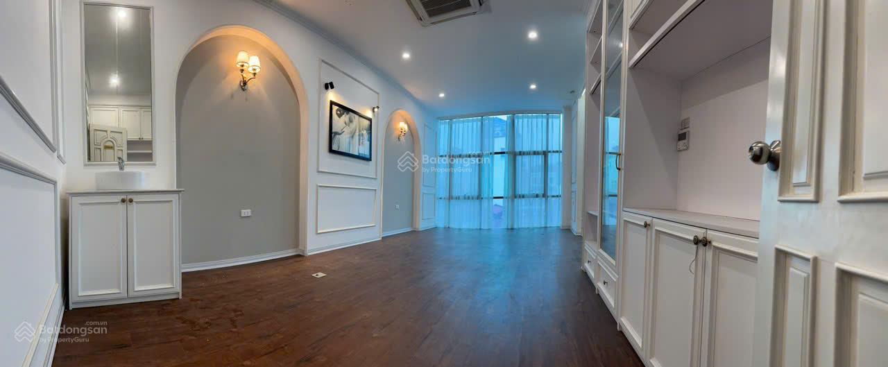 Cho thuê nhà MP Hàng Bún: 160m2 x 4 tầng, MT: 8m, nhà mới, thông sàn, nguyên căn. LH: 0974 557 ***