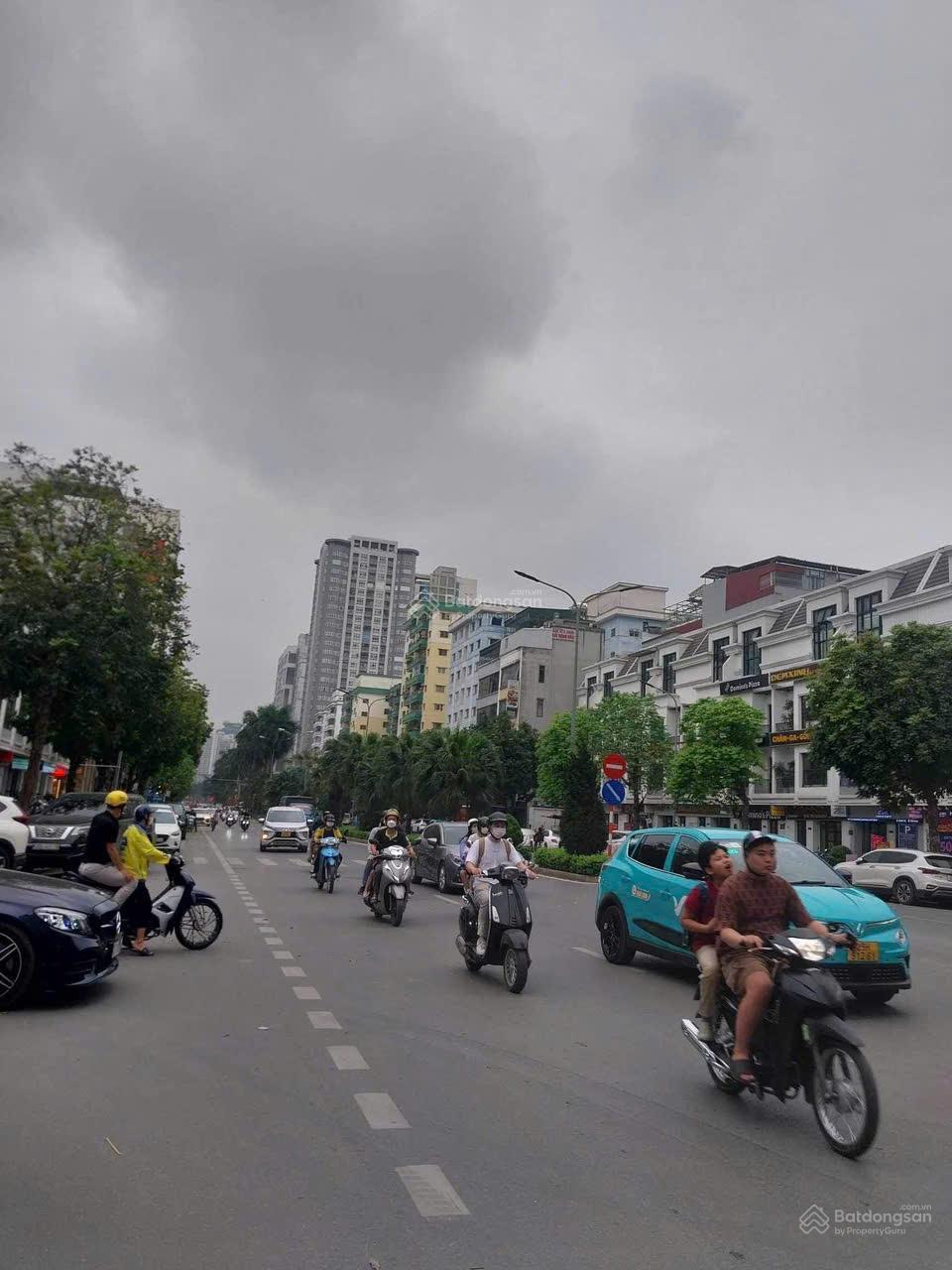 Cho thuê liền kề mặt phố Vinhomes Gardenia Hàm Nghi, Mỹ Đình 100 mét 5 tầng, thang máy mới đẹp