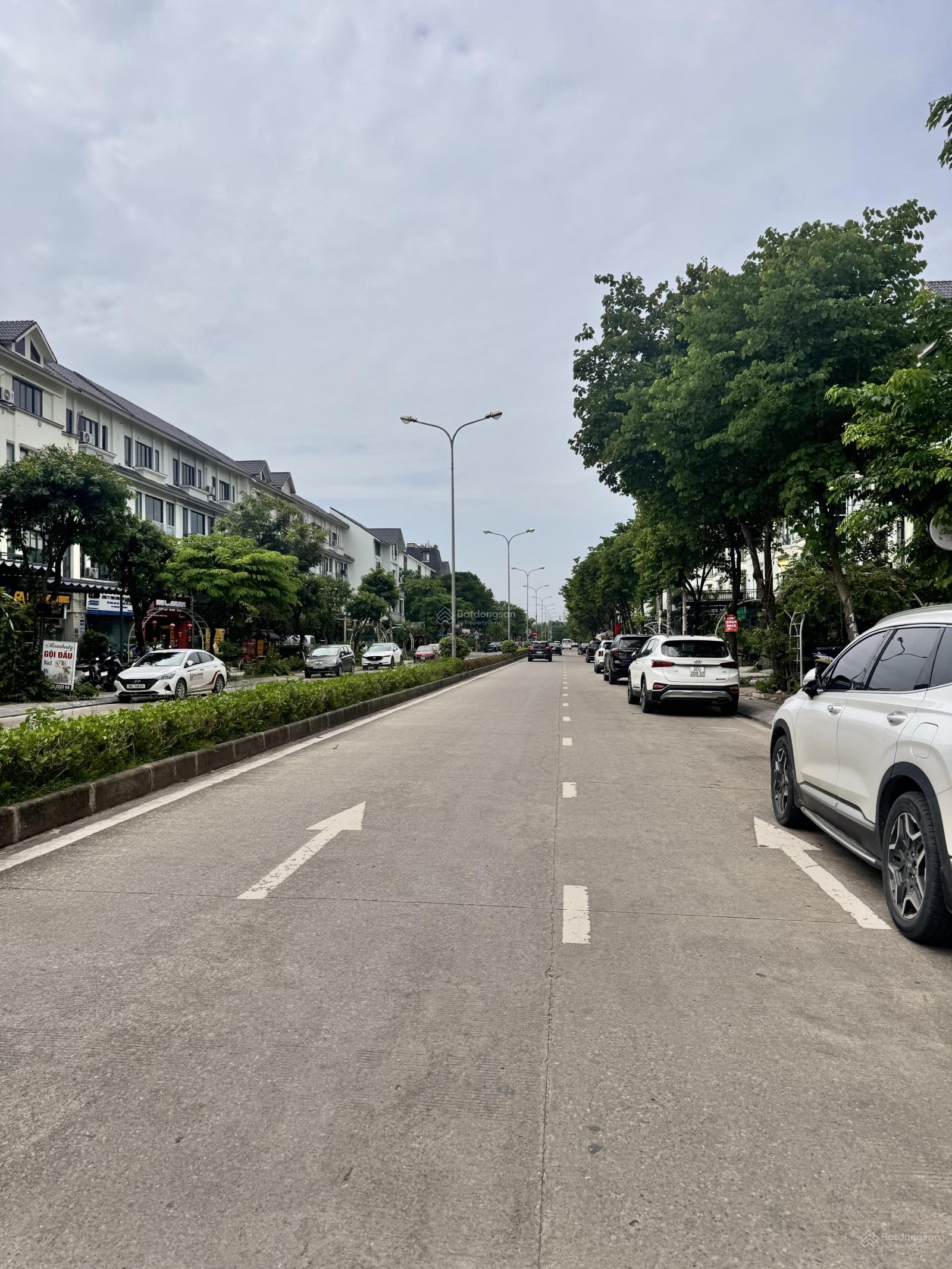 Bán liền kề khu C Gelenximco Lê Trọng Tấn 120m2 - 5 tầng - View vườn hoa - giá 18 tỷ