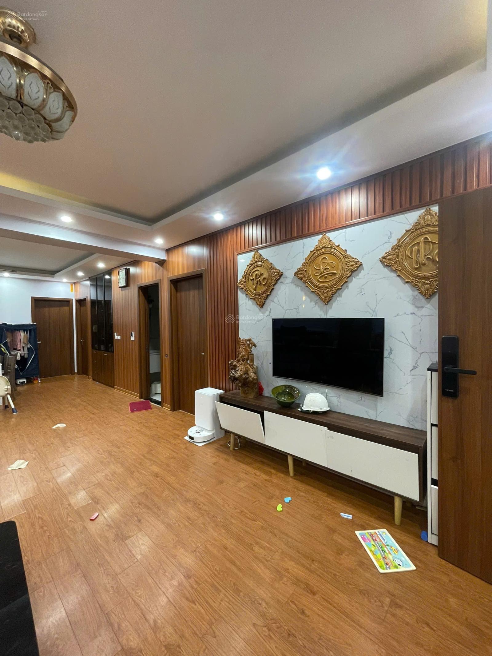 Bán gấp căn hộ 3PN, 2WC, 105m2 tại Usilk City, đường Tố Hữu, Hà Đông, 6,3 tỷ VND