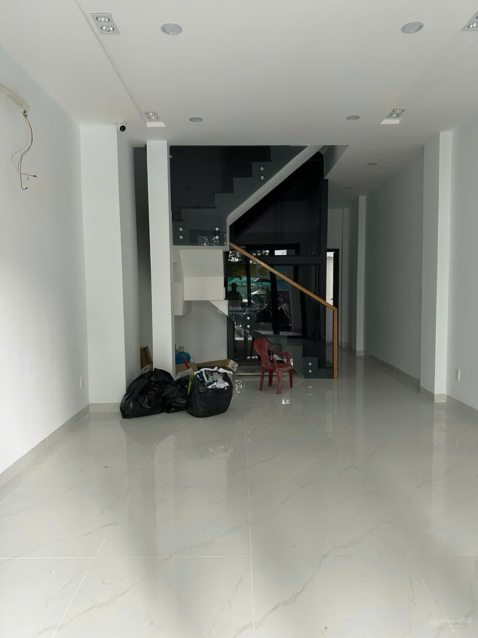 Cho thuê nhà mặt tiền trung tâm Quận 1