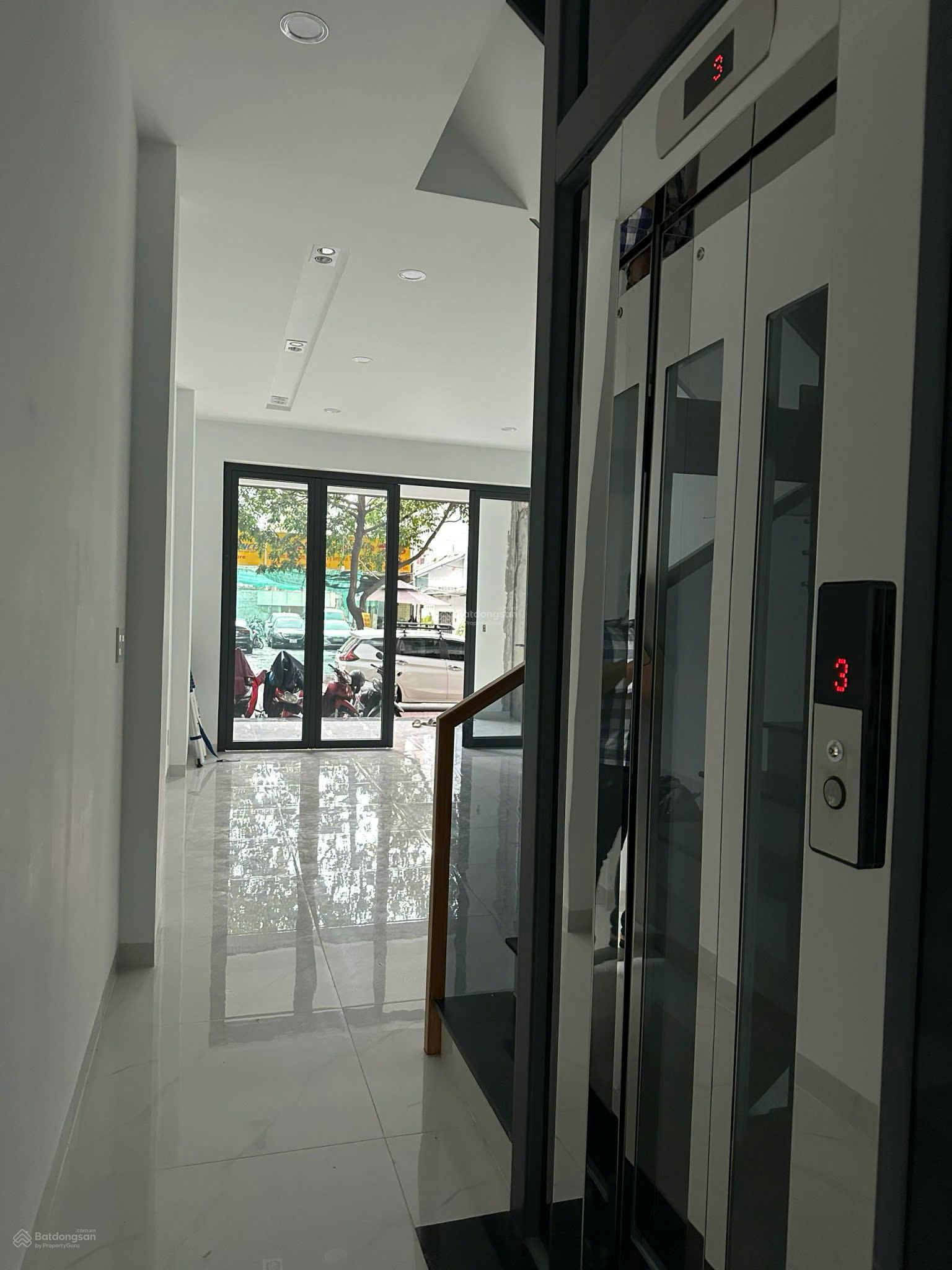 Cho thuê nhà mặt tiền trung tâm Quận 1