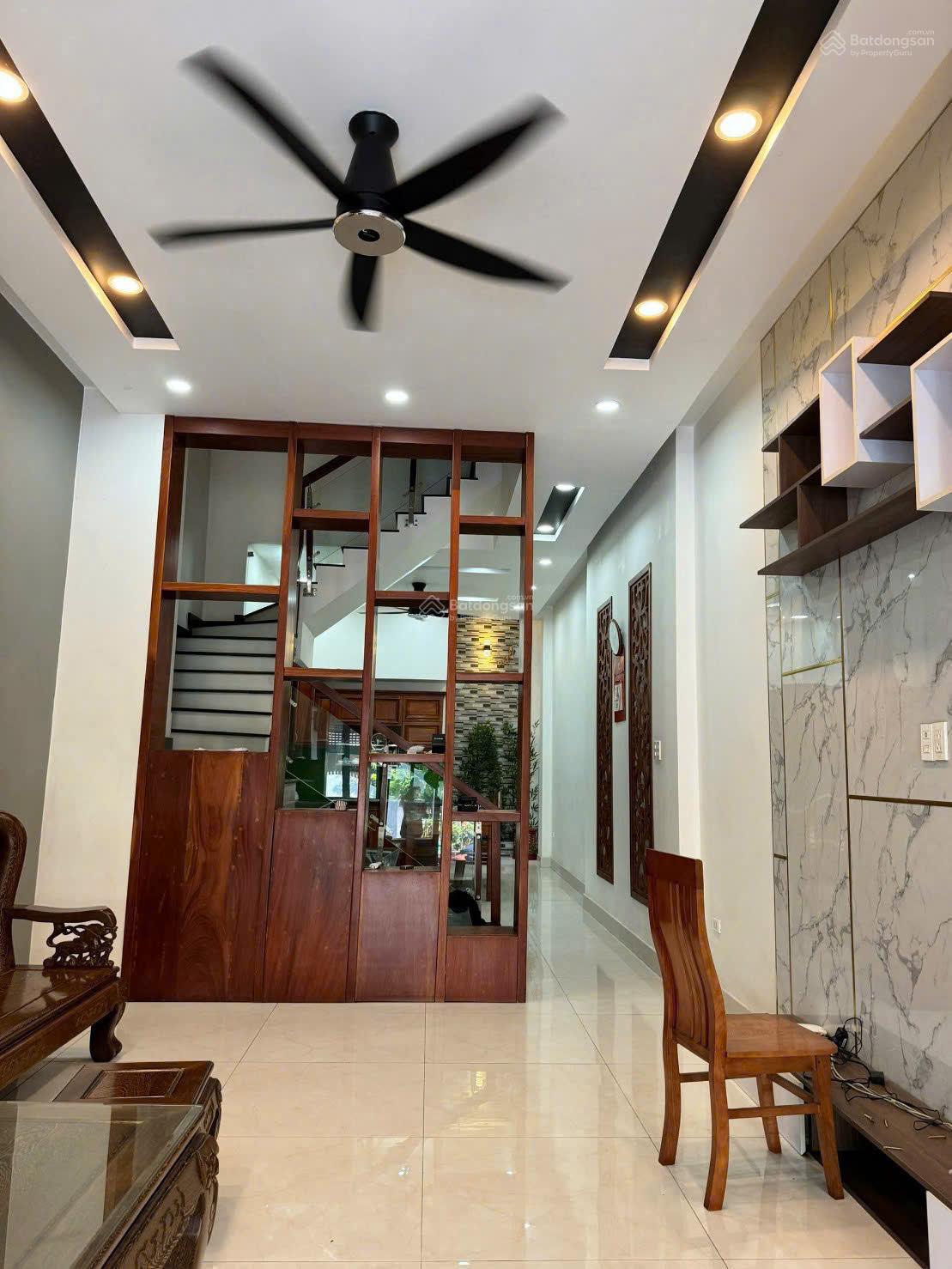 GẤP ! BÁN NHÀ ĐẸP 4 TẦNG  ĐƯỜNG 182  TĂNG NHƠN PHÚ A  QUẬN 9.