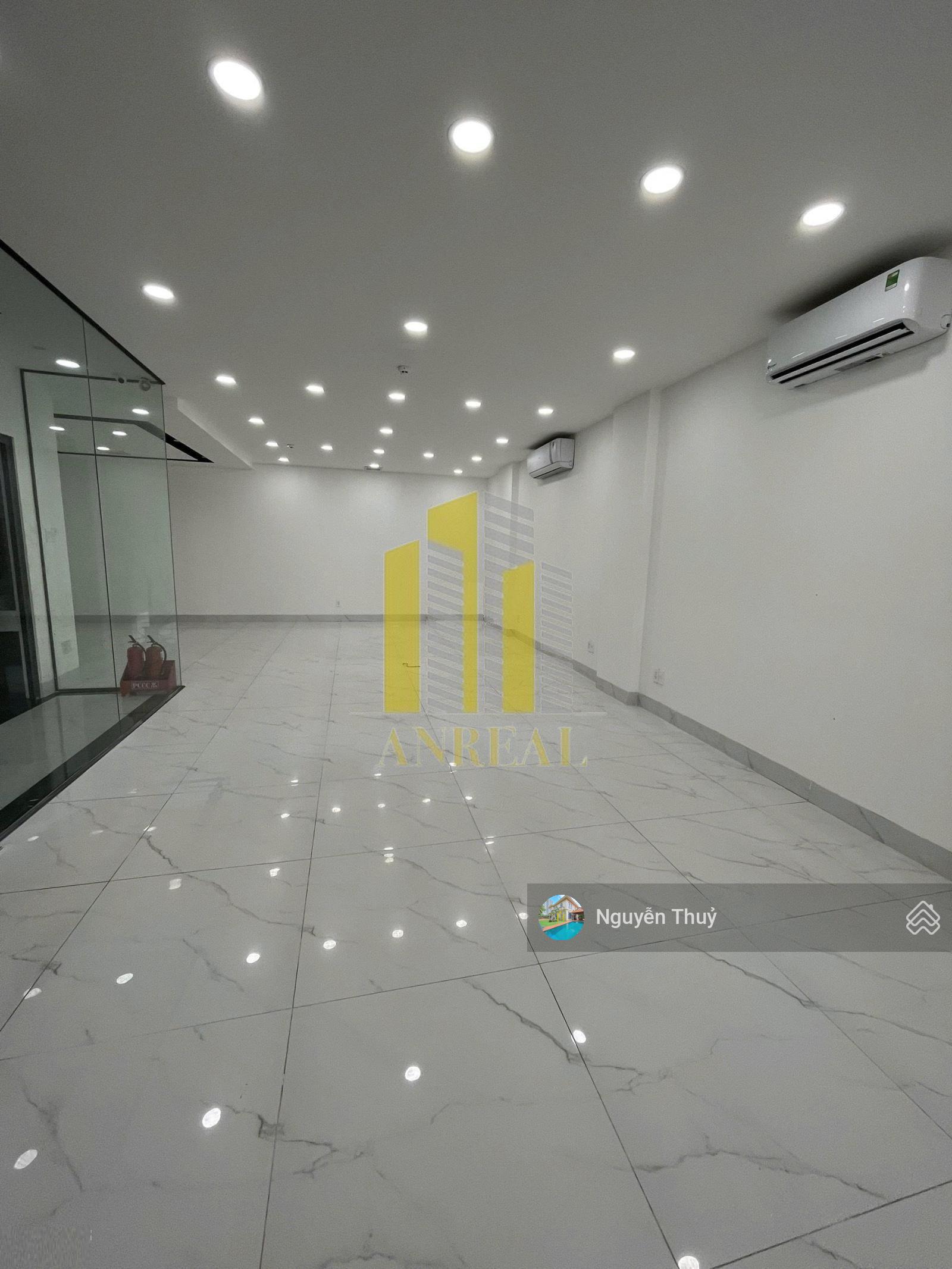 Văn phòng cho thuê hiện đại 135m2 giá 28 triệu