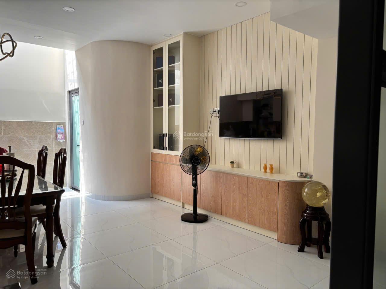 Nhà phố 5,7x17,5m khu Thạnh Mỹ Lợi có thang máy, gara ô tô, nội thất đầy đủ, giá 19,5 tỷ