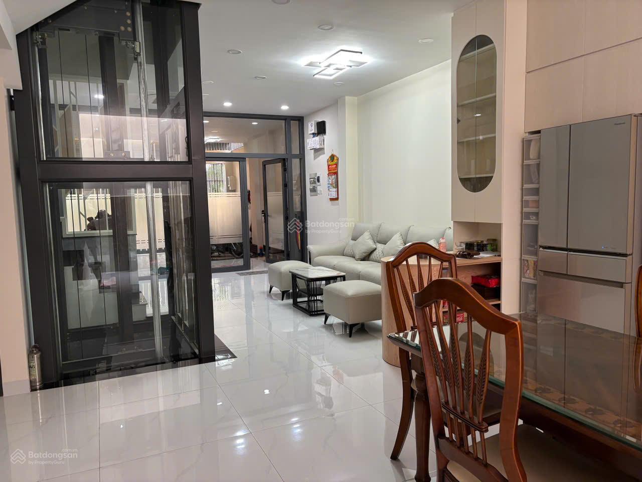 Nhà phố 5,7x17,5m khu Thạnh Mỹ Lợi có thang máy, gara ô tô, nội thất đầy đủ, giá 19,5 tỷ