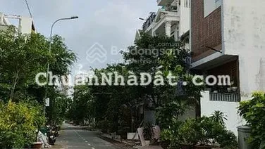 Bán đất Thế Kỷ 21 diện tích 5x20.5 giá 200tr/m2 trung tâm hành chính Q. 2 cũ