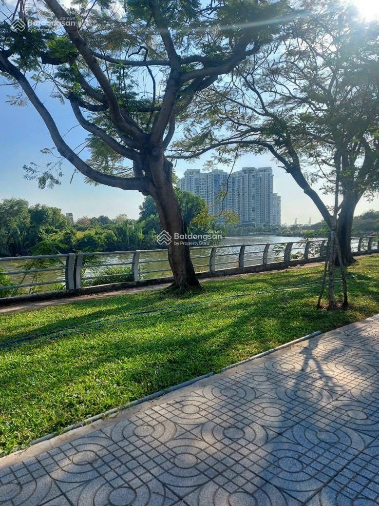 Bán đất Thế Kỷ 21 diện tích 5x20.5 giá 200tr/m2 trung tâm hành chính Q. 2 cũ