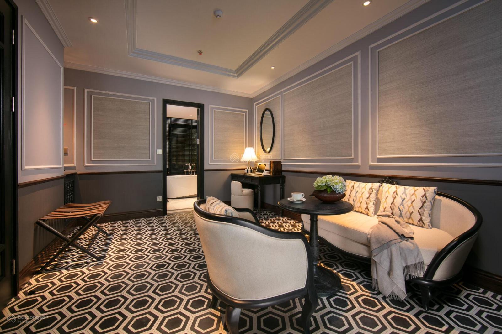 Bán khách sạn 4 sao mặt phố Hàng Bông, DT 180m2 x 9 tầng có hầm, CT 500tr/th, 34 phòng