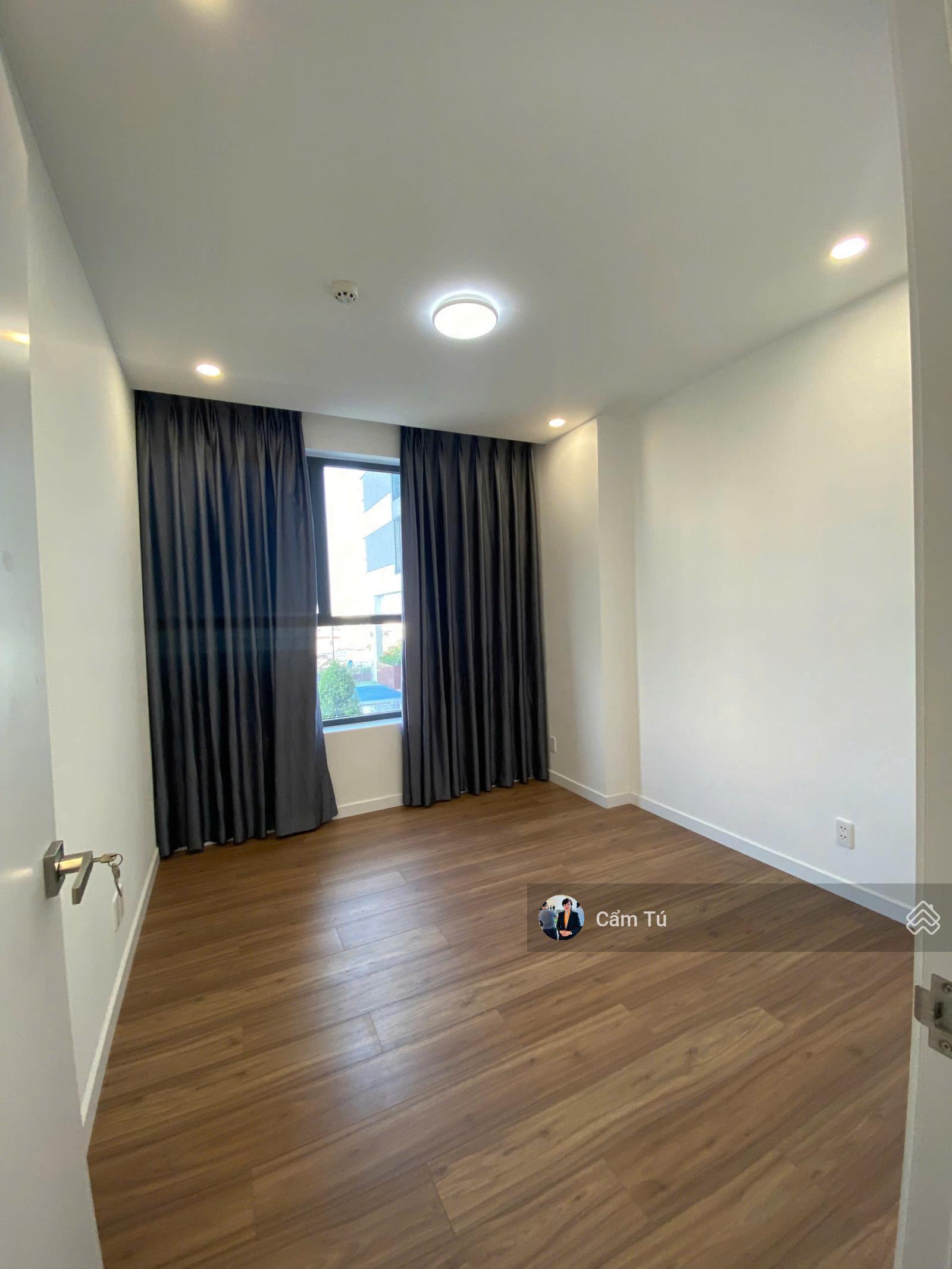 Bán căn hộ 75m2, giá 6.4 tỷ, sổ hồng sẵn. LH Tú Cata 0909 931 ***