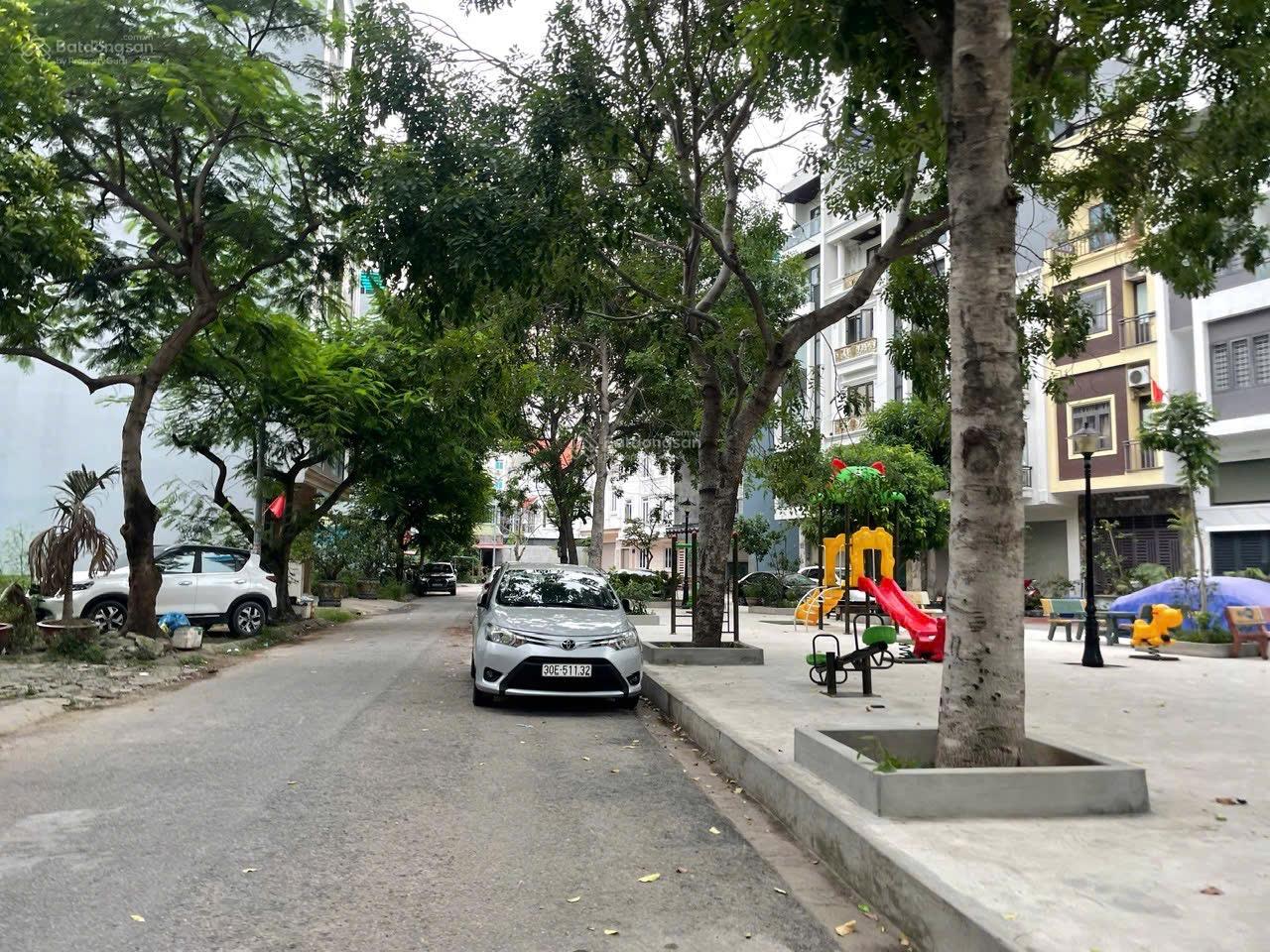 Hàng độc bản - Duy nhất 01 lô 40m2 (4x10), view vườn hoa khu Lê Hồng Phong - Hải Phòng