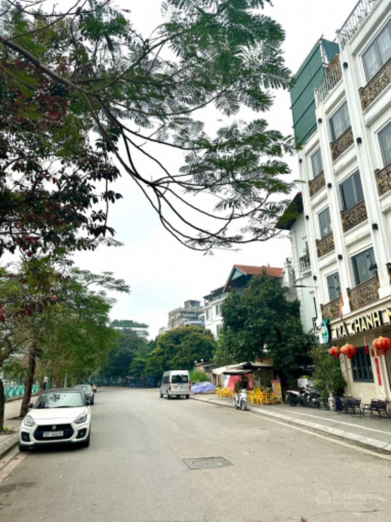Bán mảnh đất vàng 300m2 mặt phố Vũ Miên, mặt Hồ nhánh của Hồ Tây