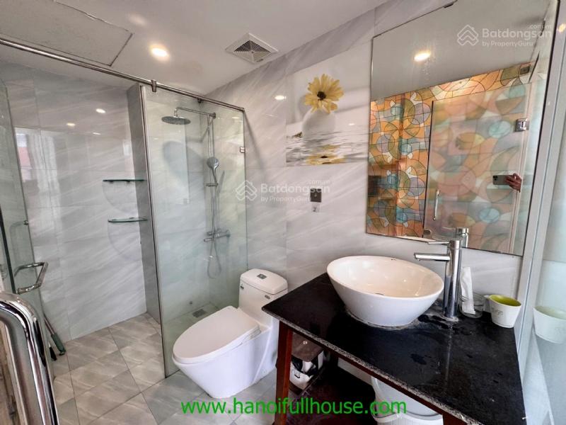 Bán toà nhà dạng apartment cho thuê 7 tầng, thang máy nội thất xịn, giá bán rẻ