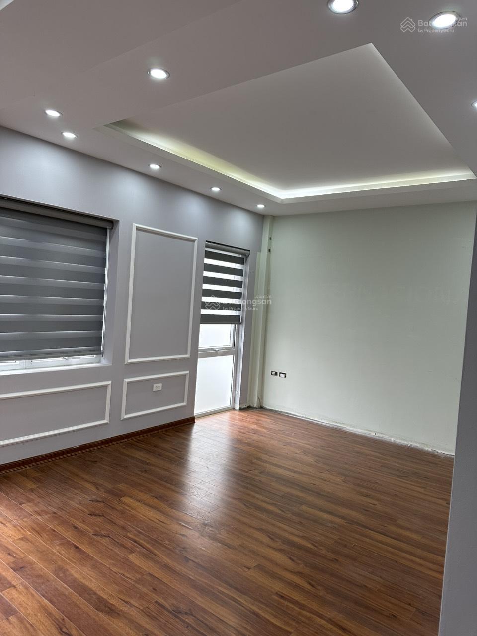 Cho thuê nhà phố Quan Hoa - Cầu Giấy, 100m2 x 4T, 2MT: 5x20m. Chia phòng, đủ ĐH, NL, có chỗ đỗ ô tô Cho thuê nhà phố Quan Hoa - Cầu Giấy, 100m2 x 4T, 2MT: 5x20m. Chia phòng, đủ ĐH, NL, có chỗ đỗ ô tô