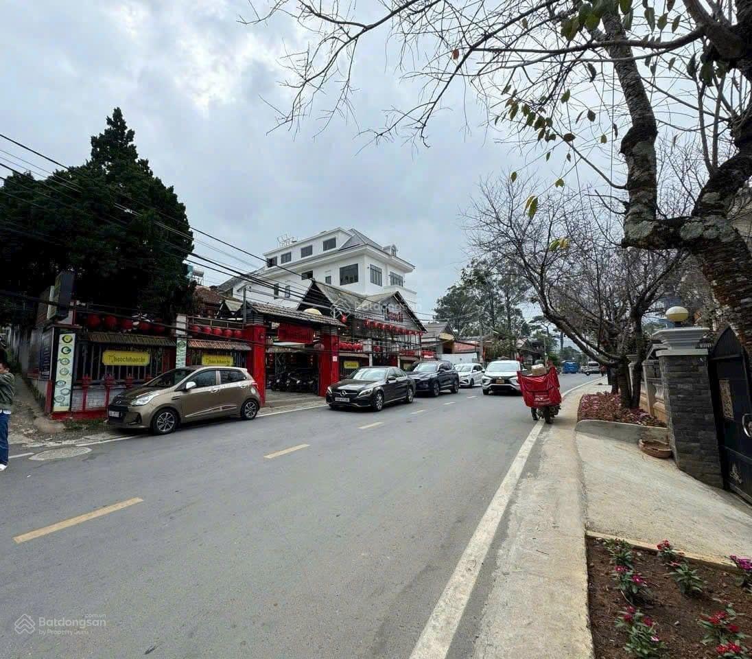 480m2 thực tế mặt tiền Huỳnh Thúc Kháng khu nhà hàng khách sạn trung tâm Đà Lạt