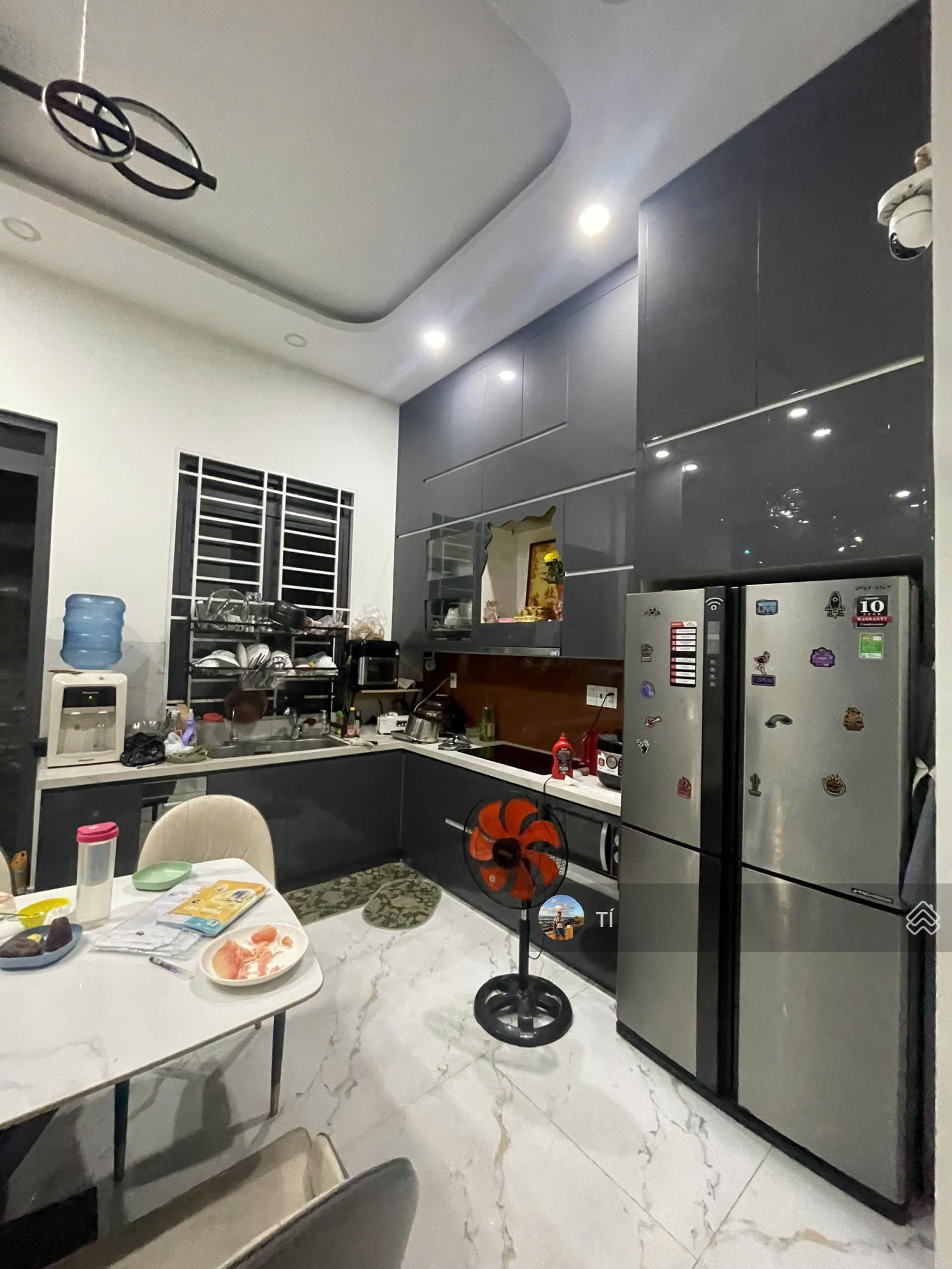 MT Huỳnh Thị Hai dt 4x15 trệt 2 lầu giá 8.9 tỷ nhà mới kd buôn bán ngay ubnd gần chợ hạt điều MT Huỳnh Thị Hai dt 4x15 trệt 2 lầu giá 8.9 tỷ nhà mới kd buôn bán ngay ubnd gần chợ hạt điều