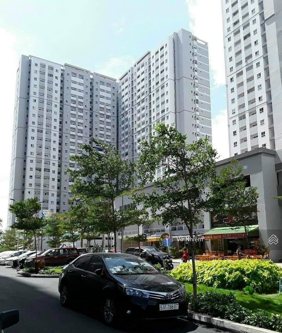 Bán CC tại HQC Plaza, 1,55 tỷ, 55m2, 2PN, 2WC, giá ưu đãi, view đẹp. Sổ hồng riêng có hỗ trợ vay NH