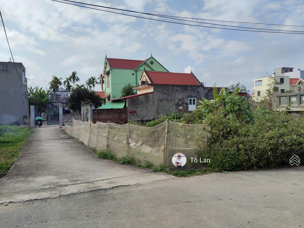 Bán gấp lô góc khu chung cư Bính nằm trên trục đường đấu giá Bái Ngoài - giảm 400tr cho KH sang tên Bán gấp lô góc khu chung cư Bính nằm trên trục đường đấu giá Bái Ngoài - giảm 400tr cho KH sang tên