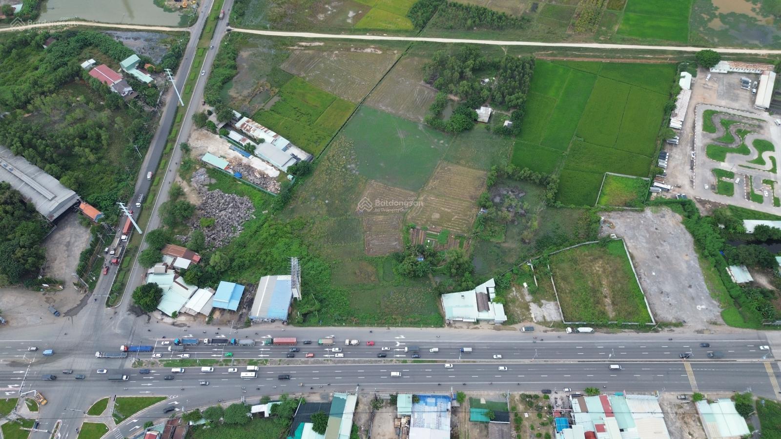 Bán 24000m2 đất mặt đường Quốc Lộ 51, ngay đầu đường Hoàng Sa Bán 24000m2 đất mặt đường Quốc Lộ 51, ngay đầu đường Hoàng Sa