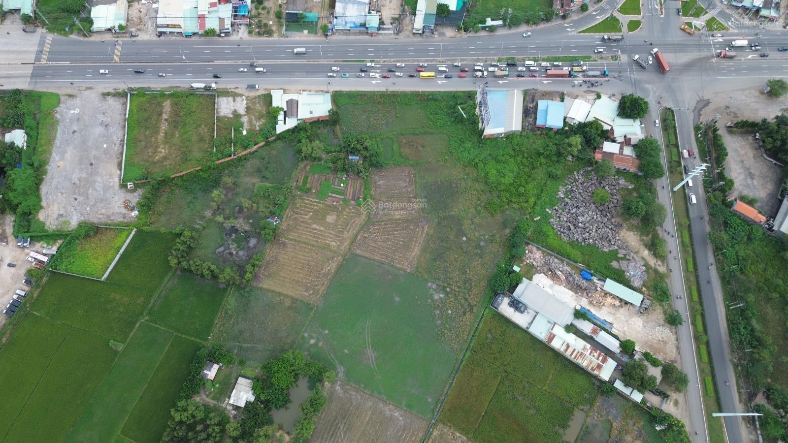 Bán 24000m2 đất mặt đường Quốc Lộ 51, ngay đầu đường Hoàng Sa Bán 24000m2 đất mặt đường Quốc Lộ 51, ngay đầu đường Hoàng Sa