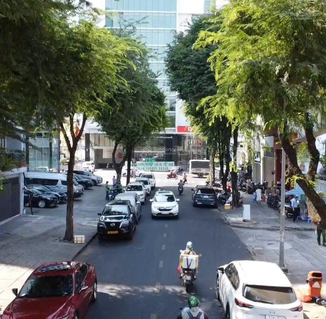 Đất giảm 65 tỷ - Nguyễn Văn Thủ Quận 1 - 31x44m - Hệ số 7.75 - Giá bán nhanh 1.235 tỷ