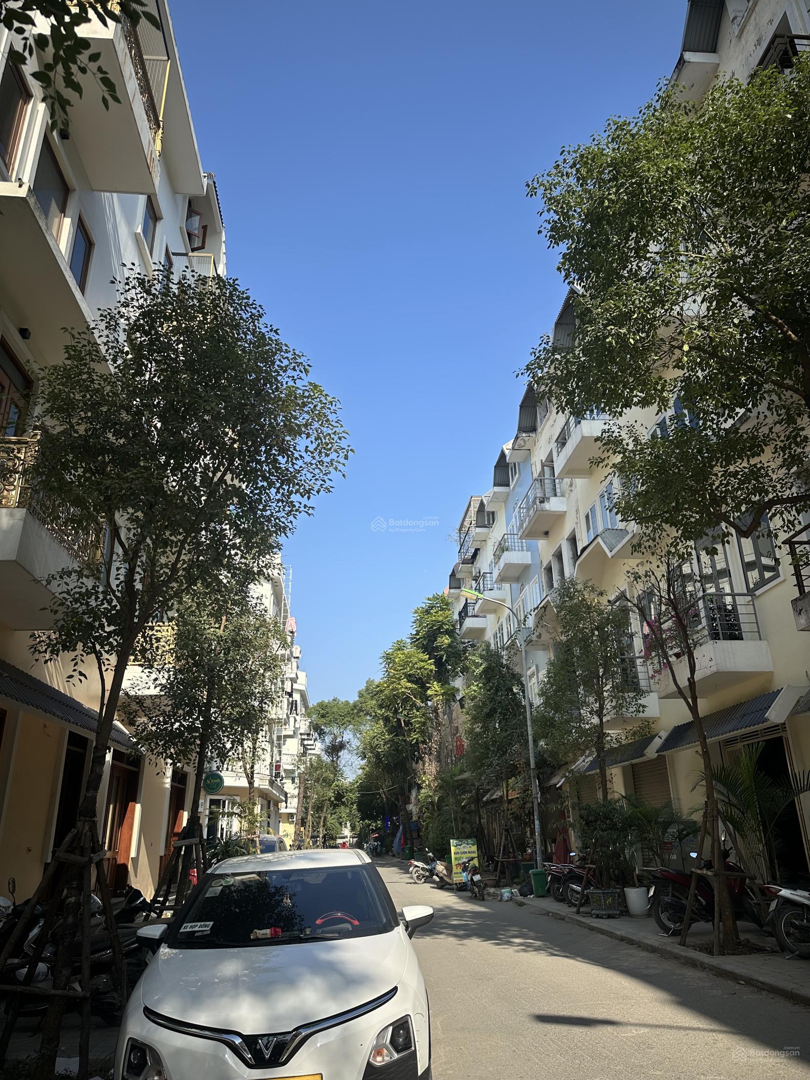 Liền kề Đô Nghĩa hoàn thiện cơ bản 75m2 x 5 tầng mt 5m
Giá 15 tỷ hơn chút
Lh e 0973 240 *** Cường