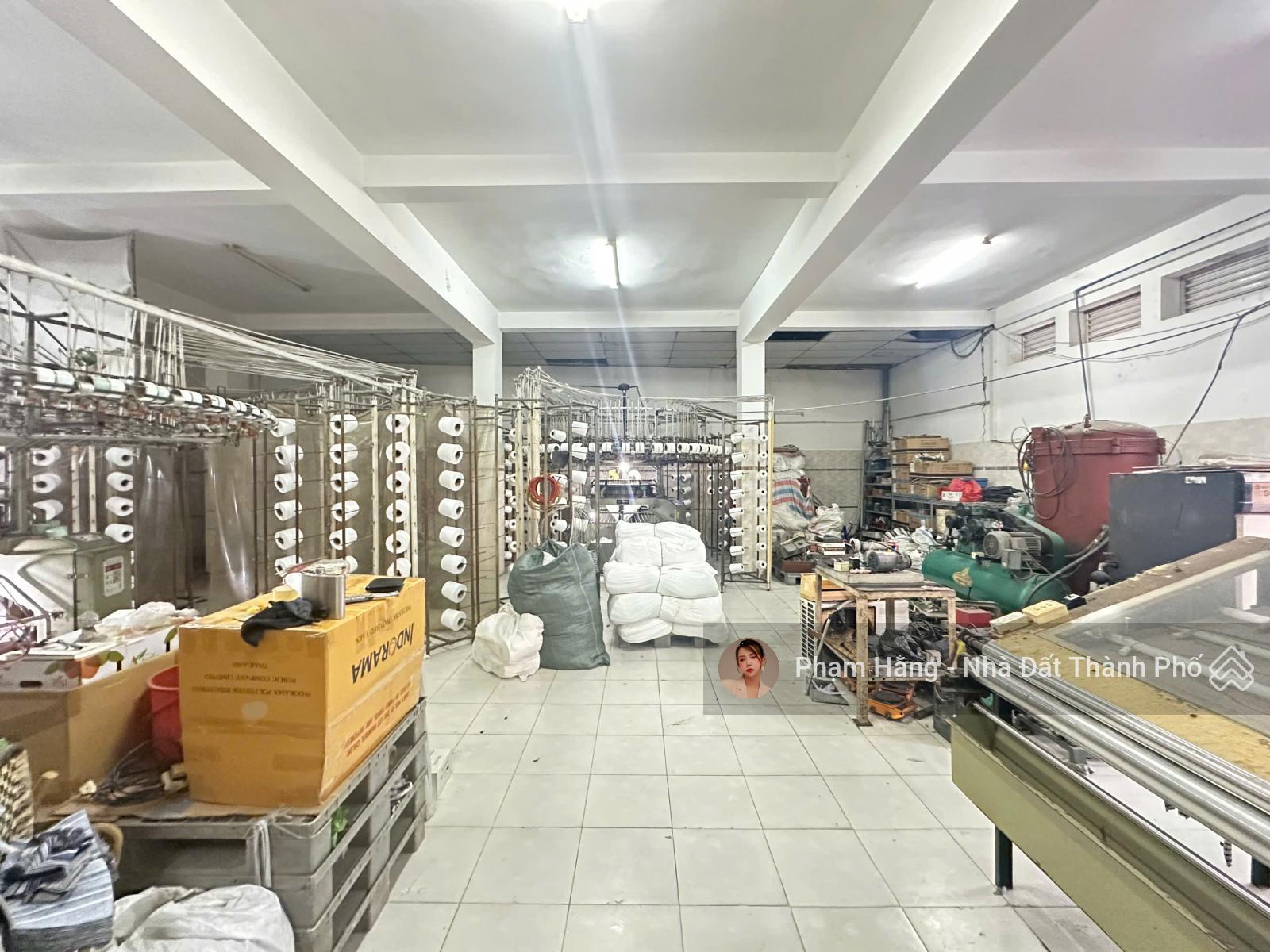 Cho thuê xưởng Q12 xe cont tận cửa, sẵn thang máy, DTSD 1699M Cho thuê xưởng Q12 xe cont tận cửa, sẵn thang máy, DTSD 1699M