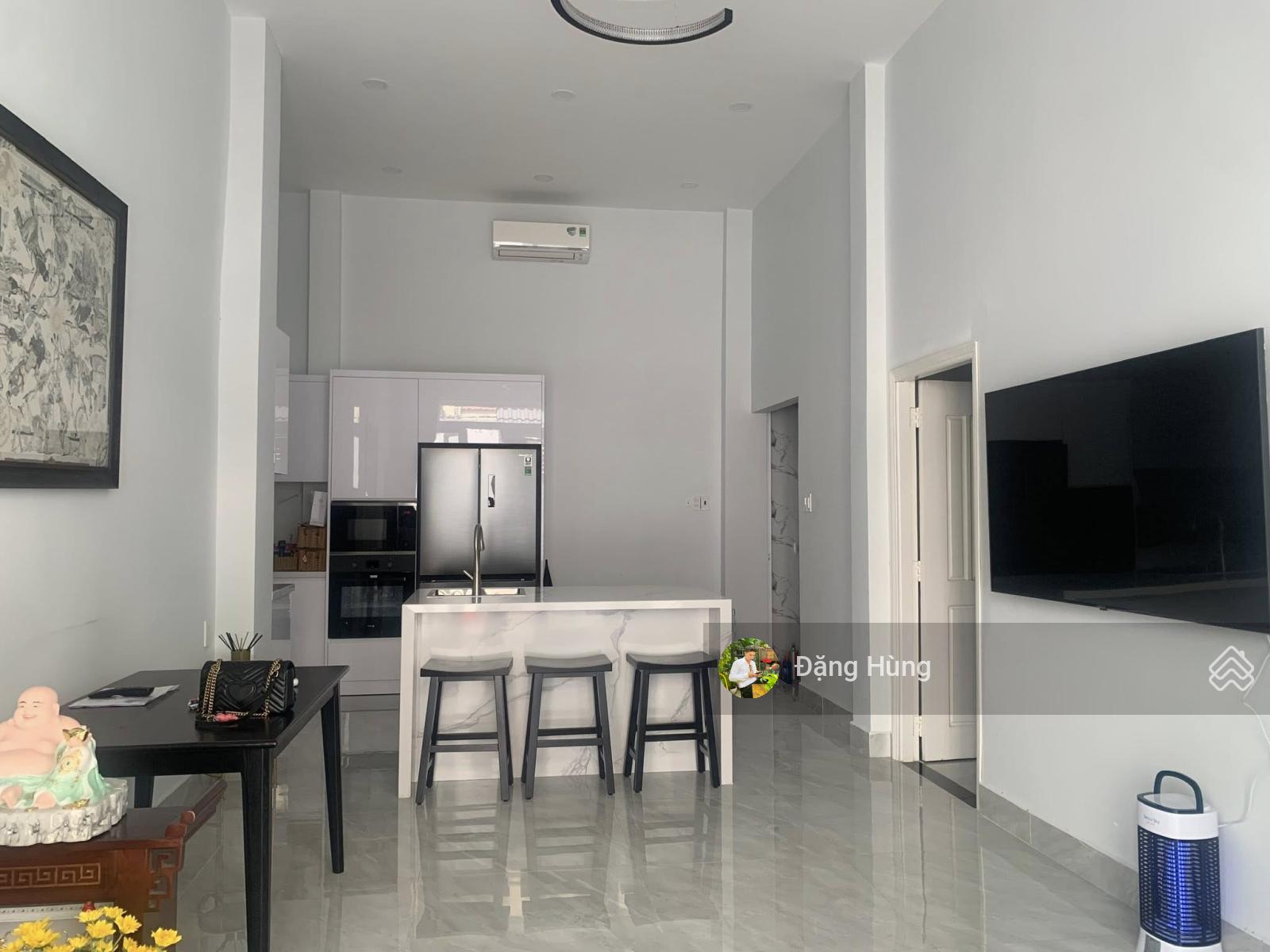 Nhà phố Làng Báo Chí, Thảo Điền, Quận 2 (10x11m) - Kinh doanh thoải mái - Giá thuê chỉ 34tr/th Nhà phố Làng Báo Chí, Thảo Điền, Quận 2 (10x11m) - Kinh doanh thoải mái - Giá thuê chỉ 34tr/th