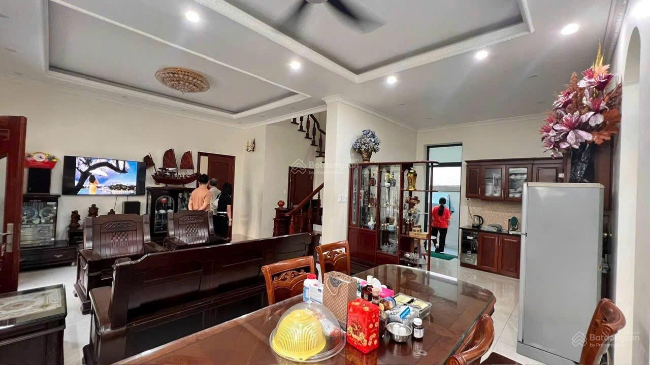 BT song lập Ven 144m2 (12x12m) full đồ nội thất vinhomes imperia