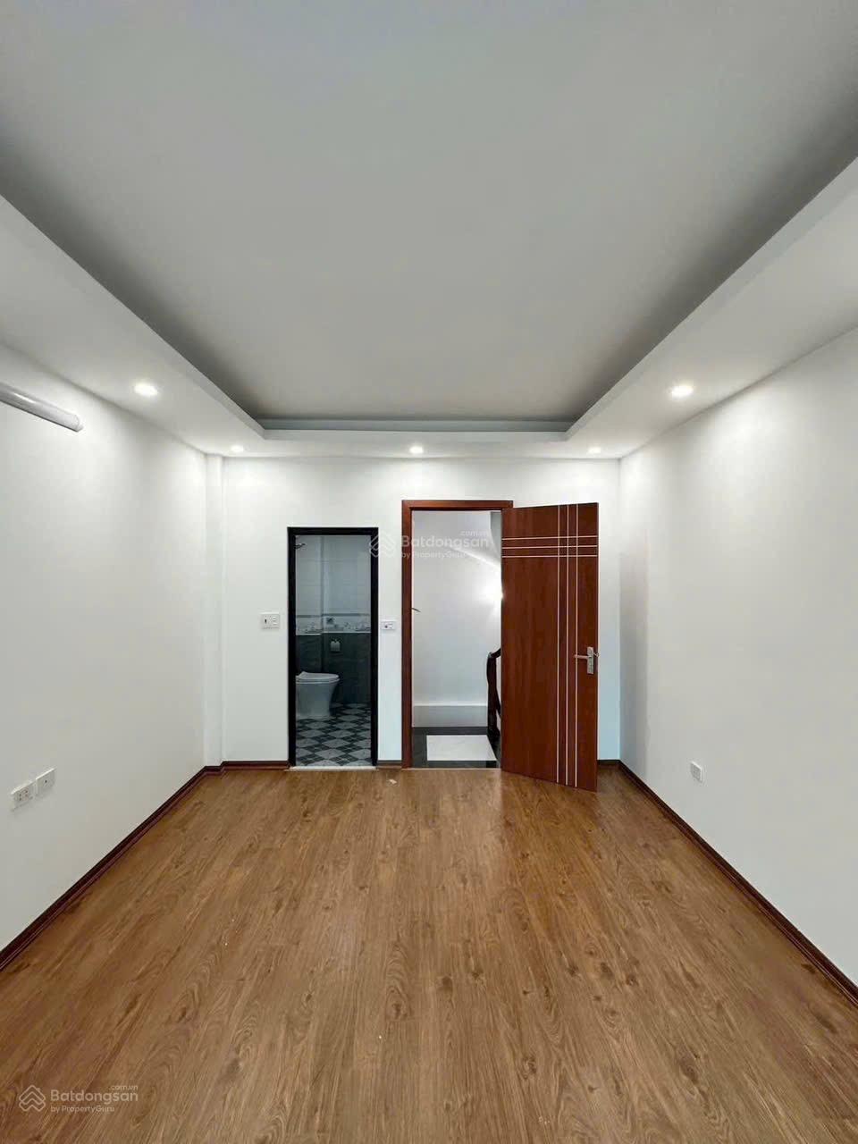 CC cần bán nhà 4Tx32m2 ô tô cách 1 nhà gần trường học các cấp 1,2 đồng mai chỉ 2,85 tỷ