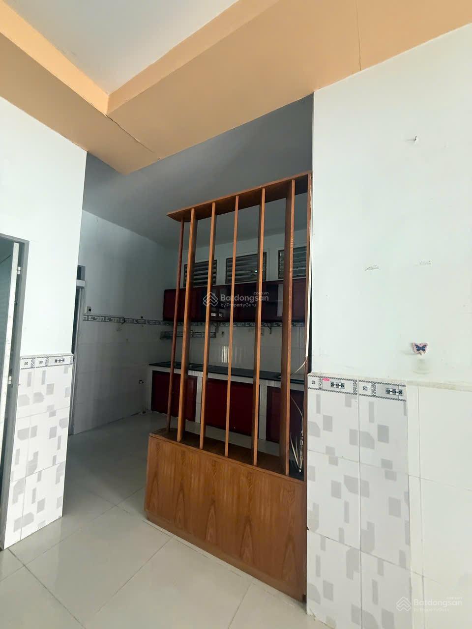 Nhà 2PN ngay đại học ngân hàng, sát Sư Phạm Kĩ Thuật nhà trống dọn vào ở