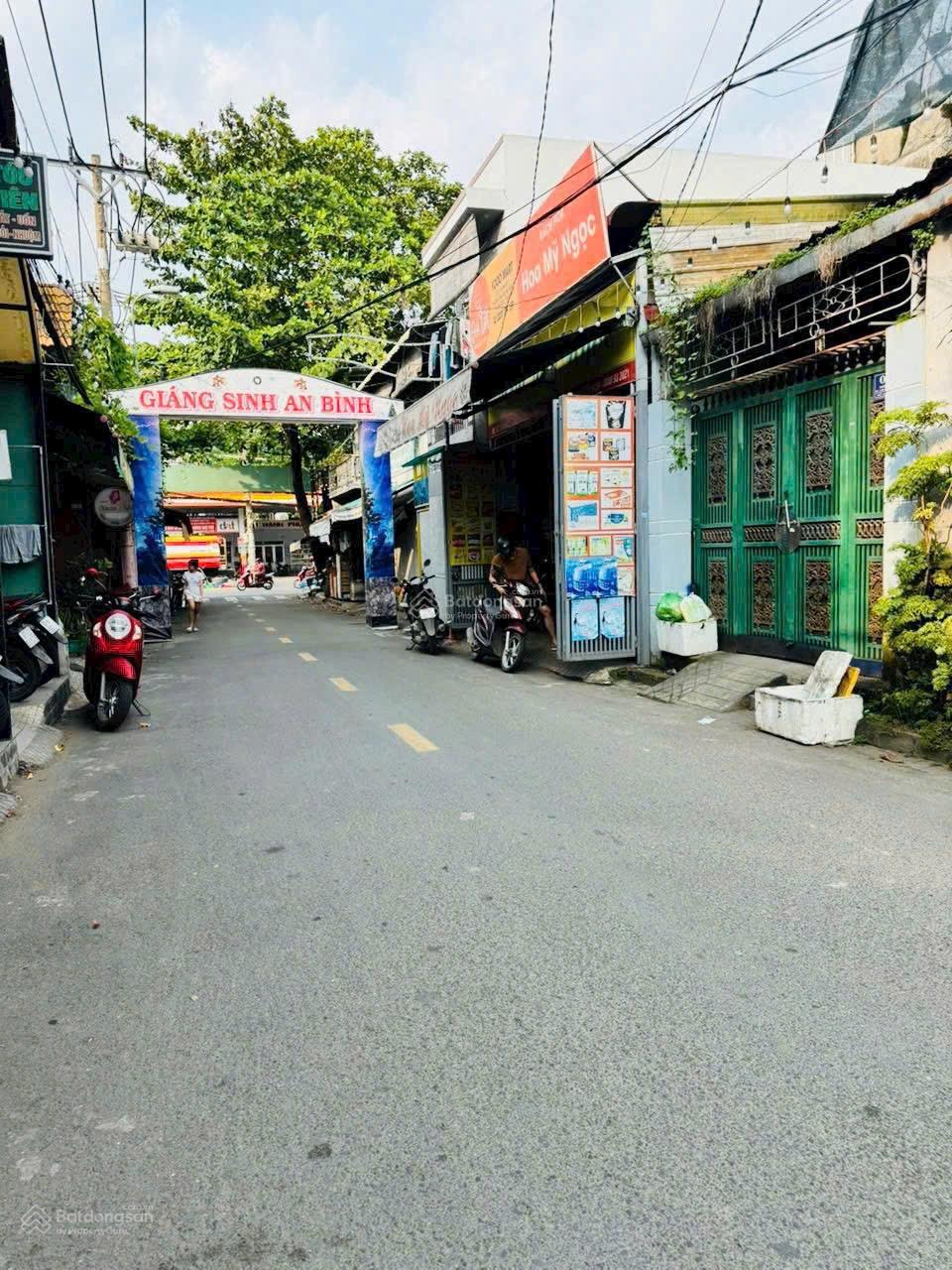 Hàng nét xây căn hộ dịch vụ !!! Giá chỉ 9,5 tỷ cách Nguyễn Duy Trinh 50m, xây hầm trệt + 6 lầu Hàng nét xây căn hộ dịch vụ !!! Giá chỉ 9,5 tỷ cách Nguyễn Duy Trinh 50m, xây hầm trệt + 6 lầu