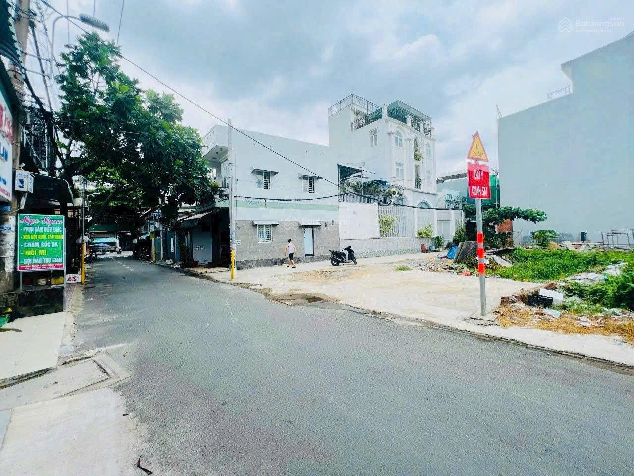 Hàng nét xây căn hộ dịch vụ !!! Giá chỉ 9,5 tỷ cách Nguyễn Duy Trinh 50m, xây hầm trệt + 6 lầu Hàng nét xây căn hộ dịch vụ !!! Giá chỉ 9,5 tỷ cách Nguyễn Duy Trinh 50m, xây hầm trệt + 6 lầu