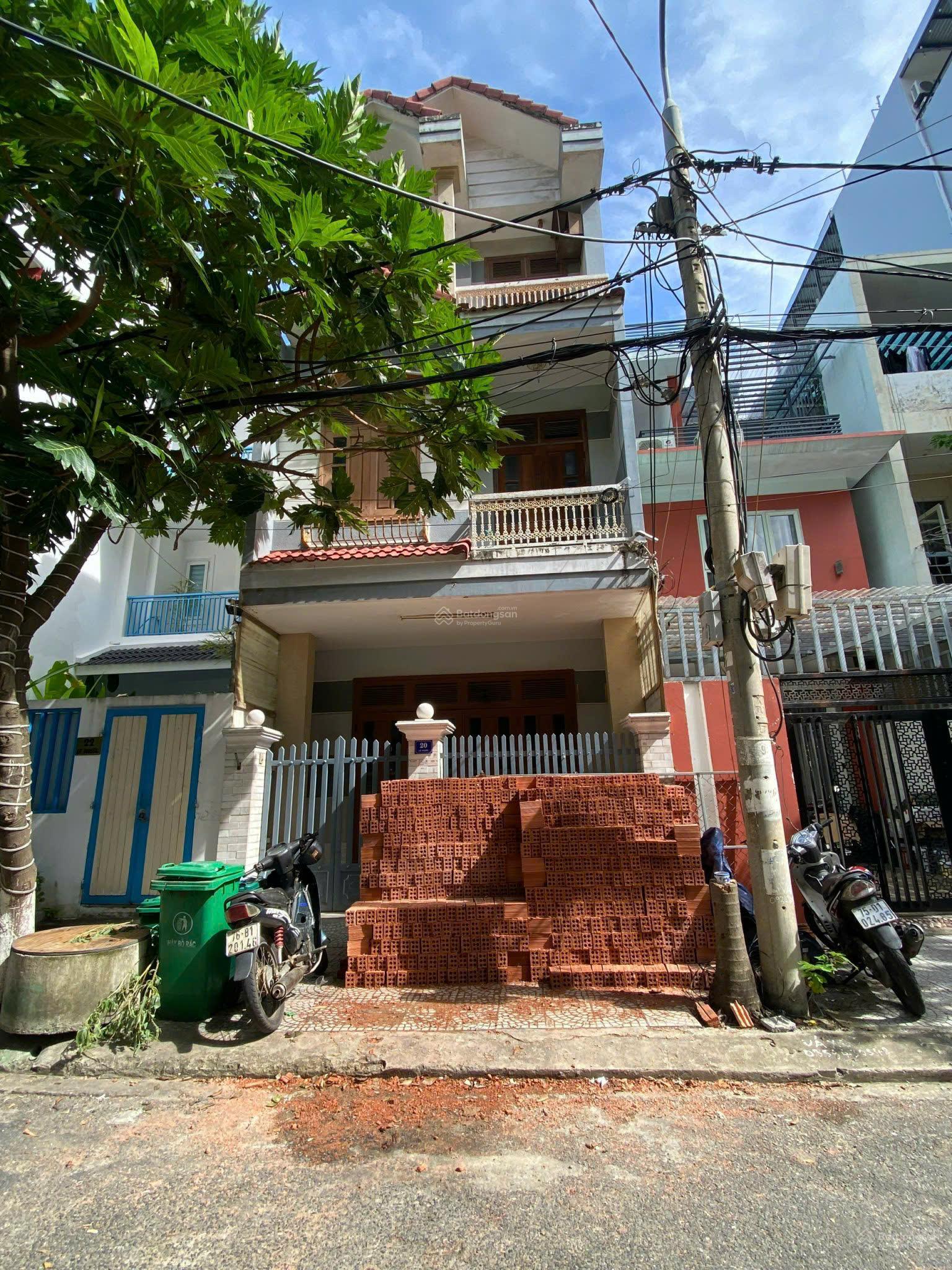 Bán nhà 3 tầng đường Lê Thước sát biển 200m ngay gần công viên Phạm Văn Đồng giá đầu tư