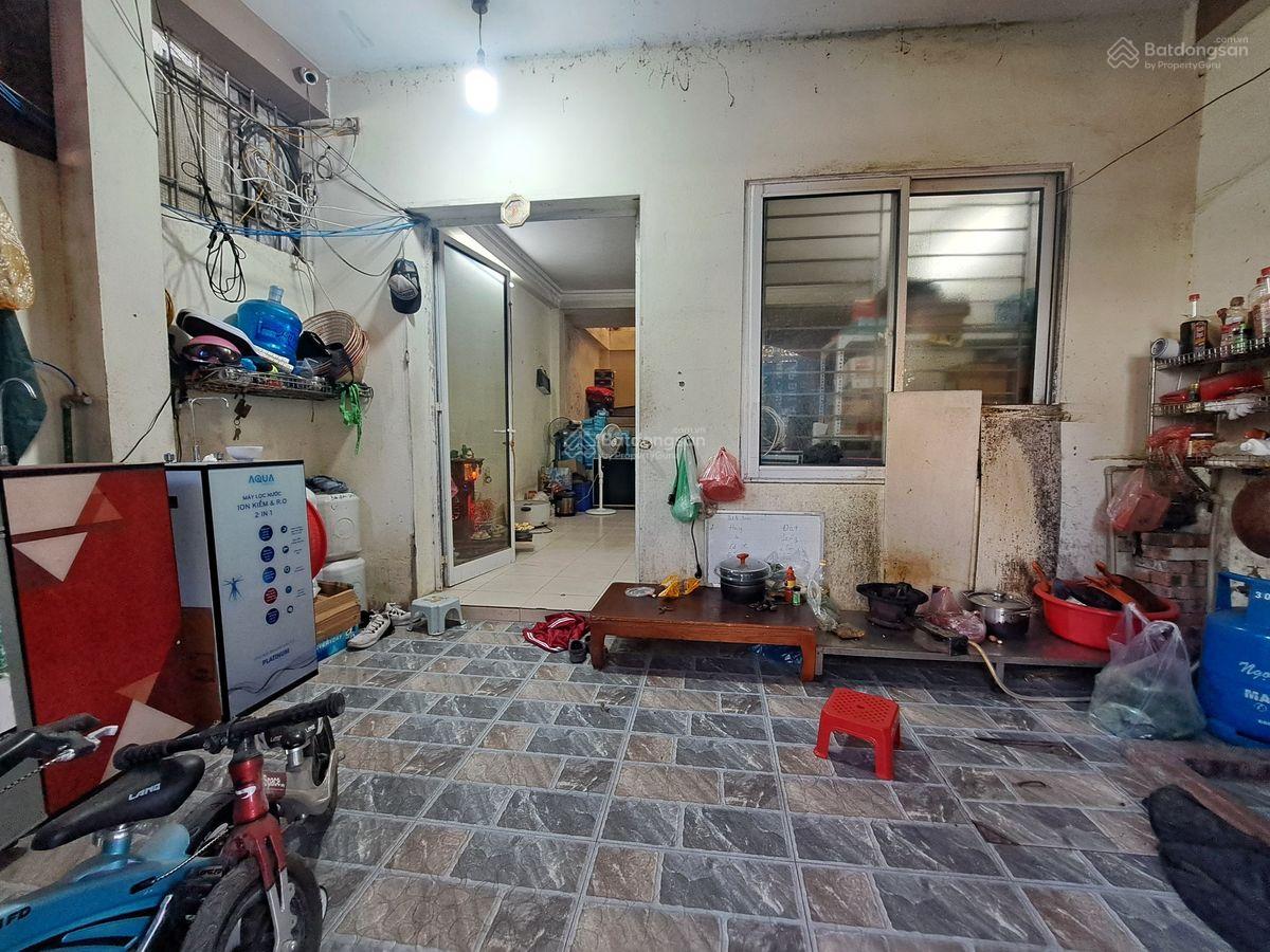 Bán nhà Định Công, diện tích 50m2, 2 tầng, giá cả hợp lý