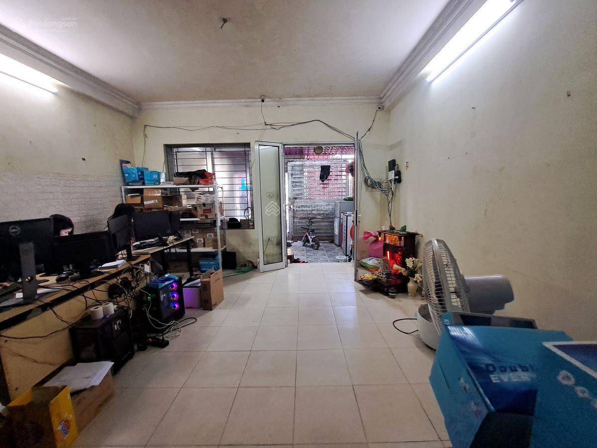 Bán nhà Định Công, diện tích 50m2, 2 tầng, giá cả hợp lý