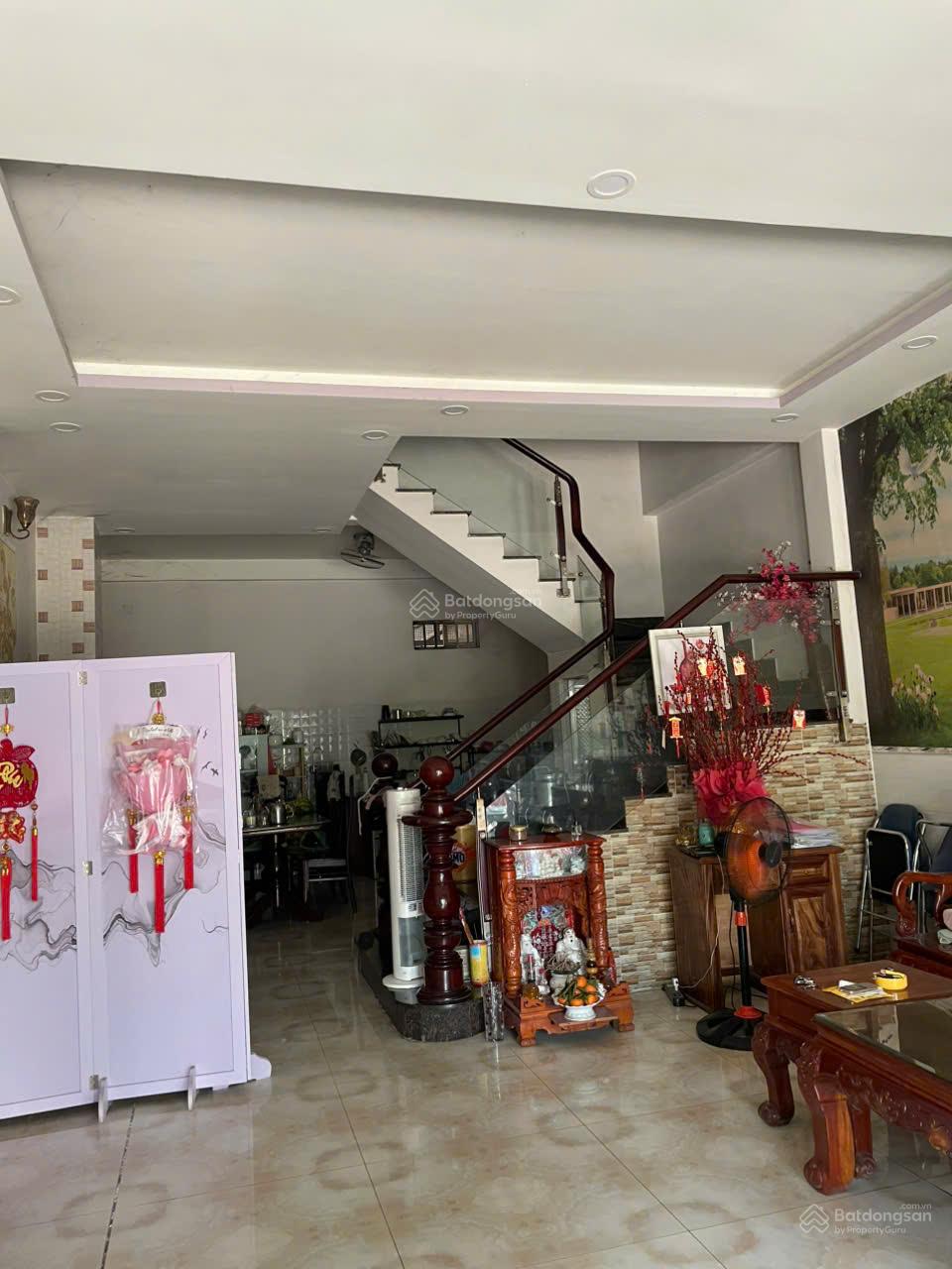 Bán nhà mặt tiền Thạnh Xuân 22 gần chợ Minh Phát. DT: 5m x 14m , nhà 3 lầu kinh doanh giá 7.5 tỷ Bán nhà mặt tiền Thạnh Xuân 22 gần chợ Minh Phát. DT: 5m x 14m , nhà 3 lầu kinh doanh giá 7.5 tỷ