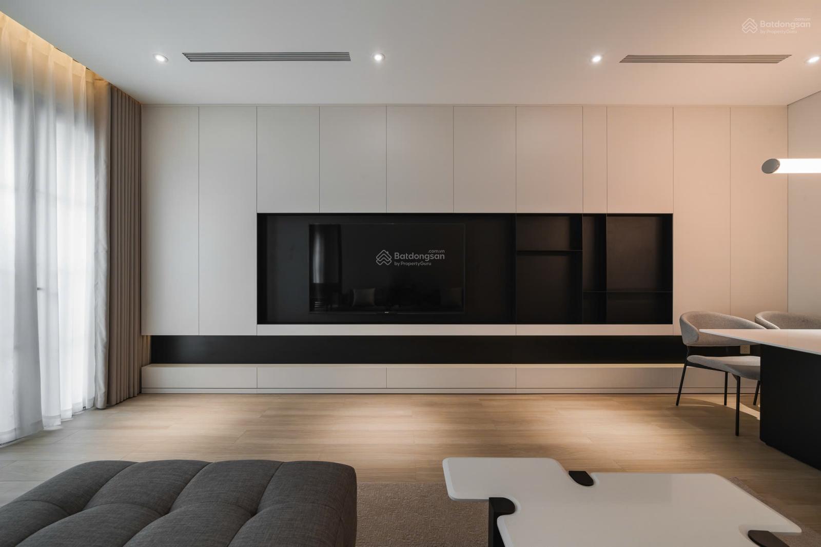 Bán tòa nhà căn hộ phố Tô Ngọc Vân , DT 150m2 x 9T ,MT 12m , Gía 118 tỷ