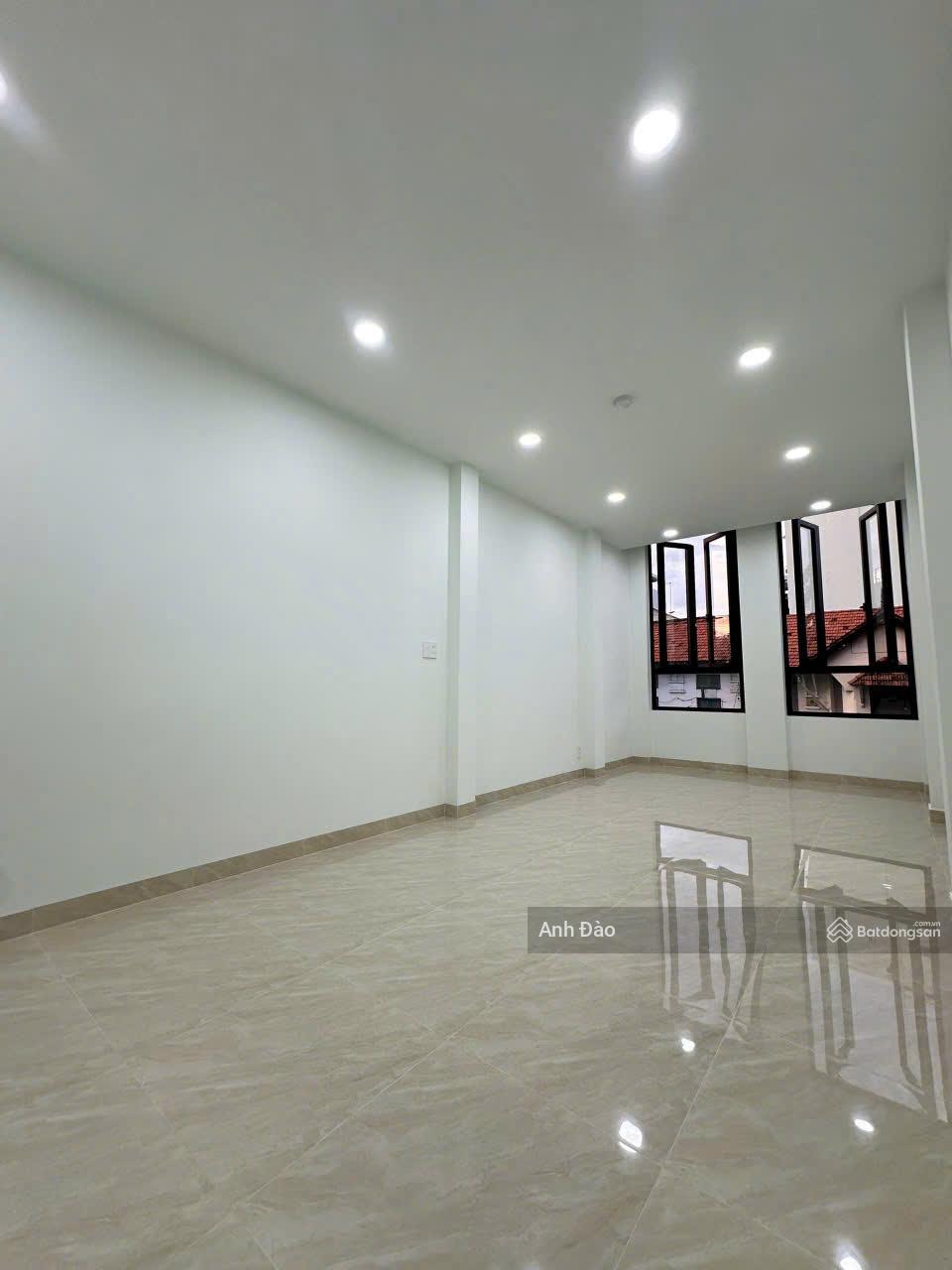 Cho thuê nhà mặt tiền Nguyễn Thị Minh Khai Quận 3 Gần Nam Kỳ Khởi Nghĩa